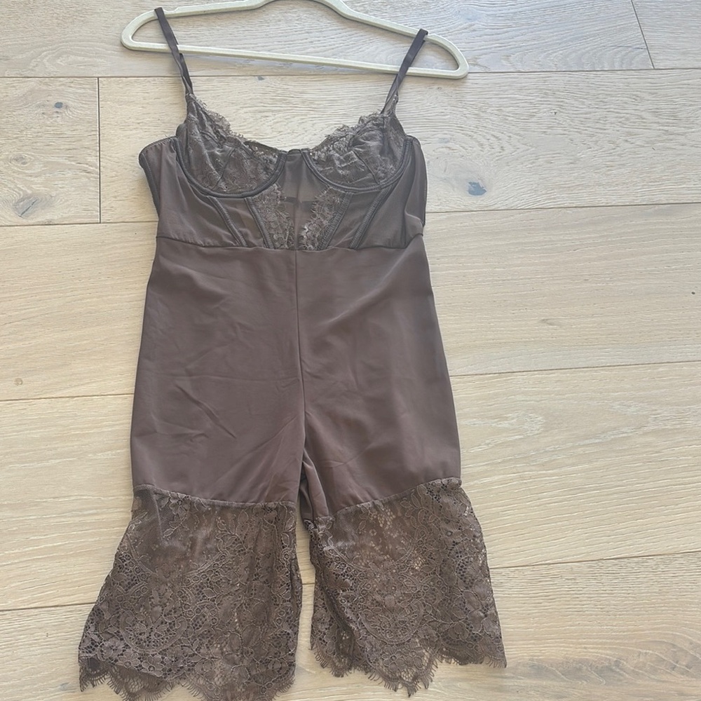 Chic Brown Lace Women's Chemise